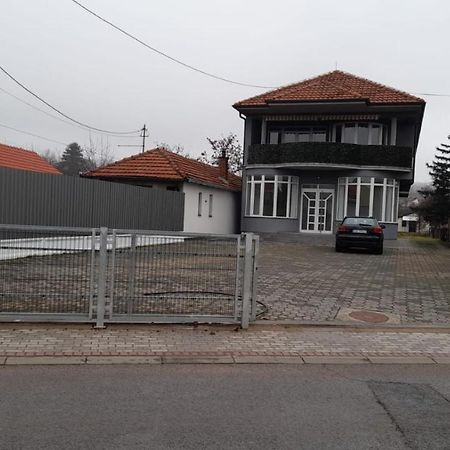 Apartament Sobe Olga Čačak Zewnętrze zdjęcie