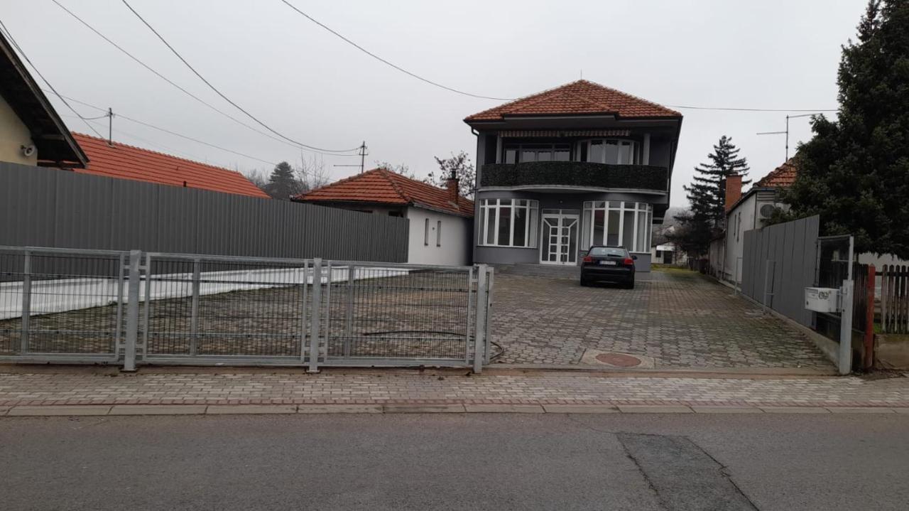Apartament Sobe Olga Čačak Zewnętrze zdjęcie